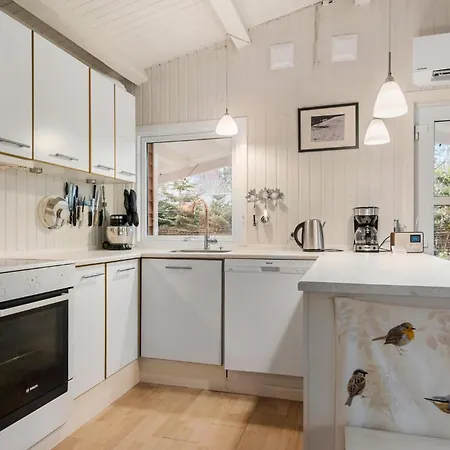 Holiday home Stunning In Sjaellands Odde With Kitchen